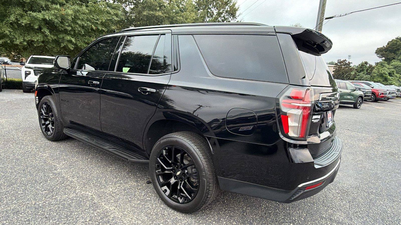 Used 2022 Chevrolet Tahoe RST w/ Luxury Package AWD/4WD image 11