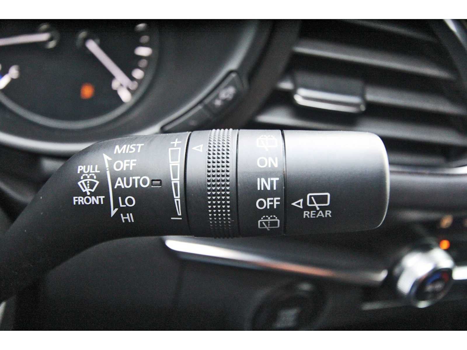 Used 2024 MAZDA MAZDA3 s FWD image 18