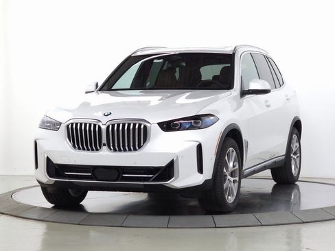 Used 2026 BMW X5 xDrive40i w/ Parking Assistance Package image 3