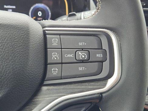 Used 2023 Jeep Wagoneer Series III w/ Preferred Equipment Group image 33