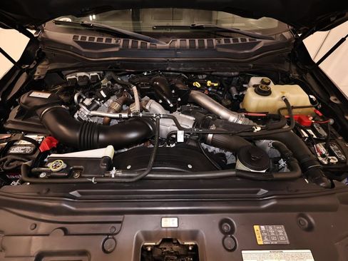 Certified 2019 Ford F450 Platinum w/ Platinum Ultimate Package AWD/4WD image 53