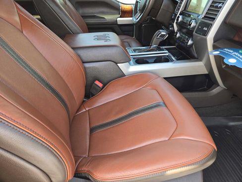 Used 2019 Ford F150 King Ranch w/ Equipment Group 601A Luxury AWD/4WD image 14