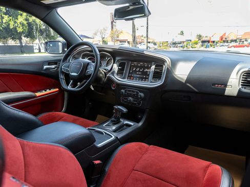 Used 2022 Dodge Charger Scat Pack RWD image 41