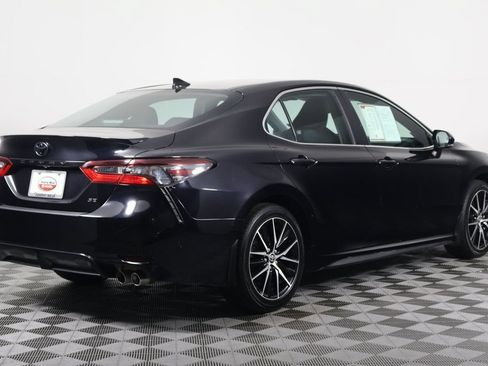 Used 2024 Toyota Camry SE w/ Convenience Package FWD image 4