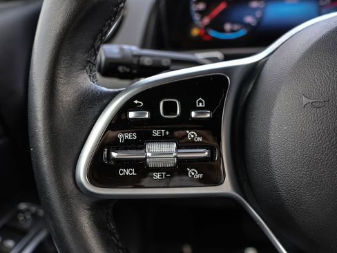 Used 2023 Mercedes-Benz GLB 250 GLB 250 image 40