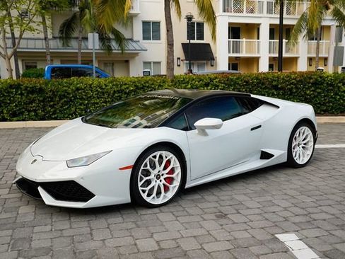 Used 2016 Lamborghini Huracan LP 610-4 Avio image 2