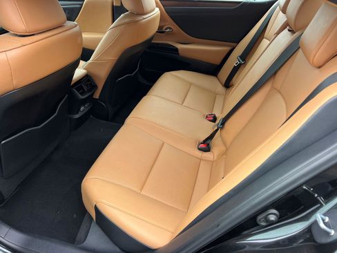 Used 2024 Lexus ES 350 w/ Premium Package image 21