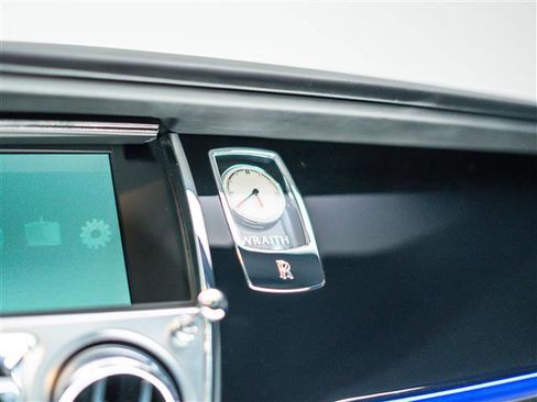 Used 2016 Rolls-Royce Wraith image 32