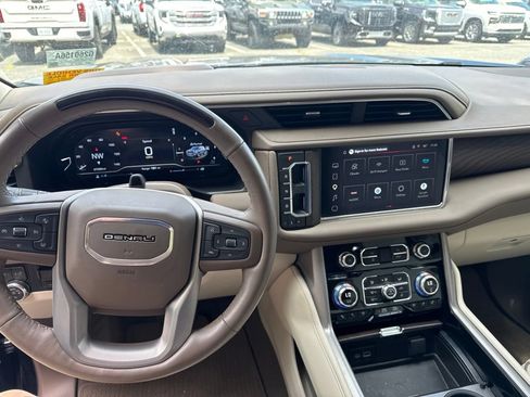 Used 2024 GMC Yukon XL Denali w/ Advanced Technology Package AWD/4WD image 10