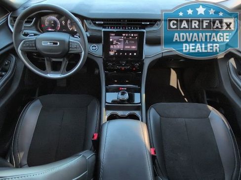 Used 2024 Jeep Grand Cherokee L Altitude image 5