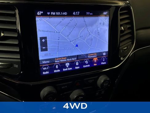 Used 2019 Jeep Grand Cherokee Limited AWD/4WD image 2