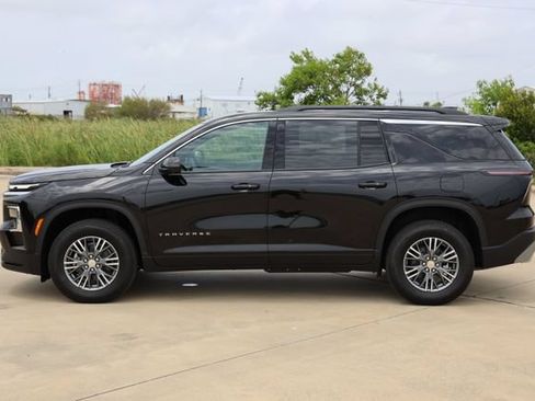 New 2026 Chevrolet Traverse LT w/ Driver Confidence Package FWD image 5