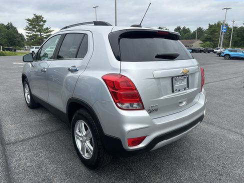 Used 2024 Chevrolet Trax LT w/ LT Convenience Package FWD image 5