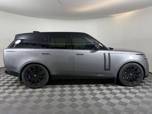 Certified 2025 Land Rover Range Rover SE image 8