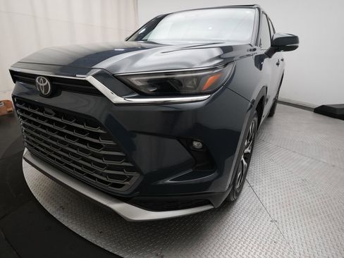 Used 2024 Toyota Grand Highlander AWD Hybrid image 12