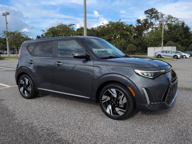 Used 2023 Kia Soul GT-Line w/ GT-Line Technology Package FWD image 2
