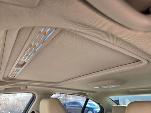 Used 2015 BMW 320i Sedan image 25