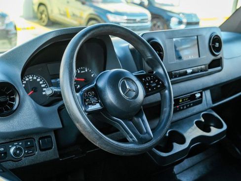 Used 2020 Mercedes-Benz Sprinter 2500 image 13