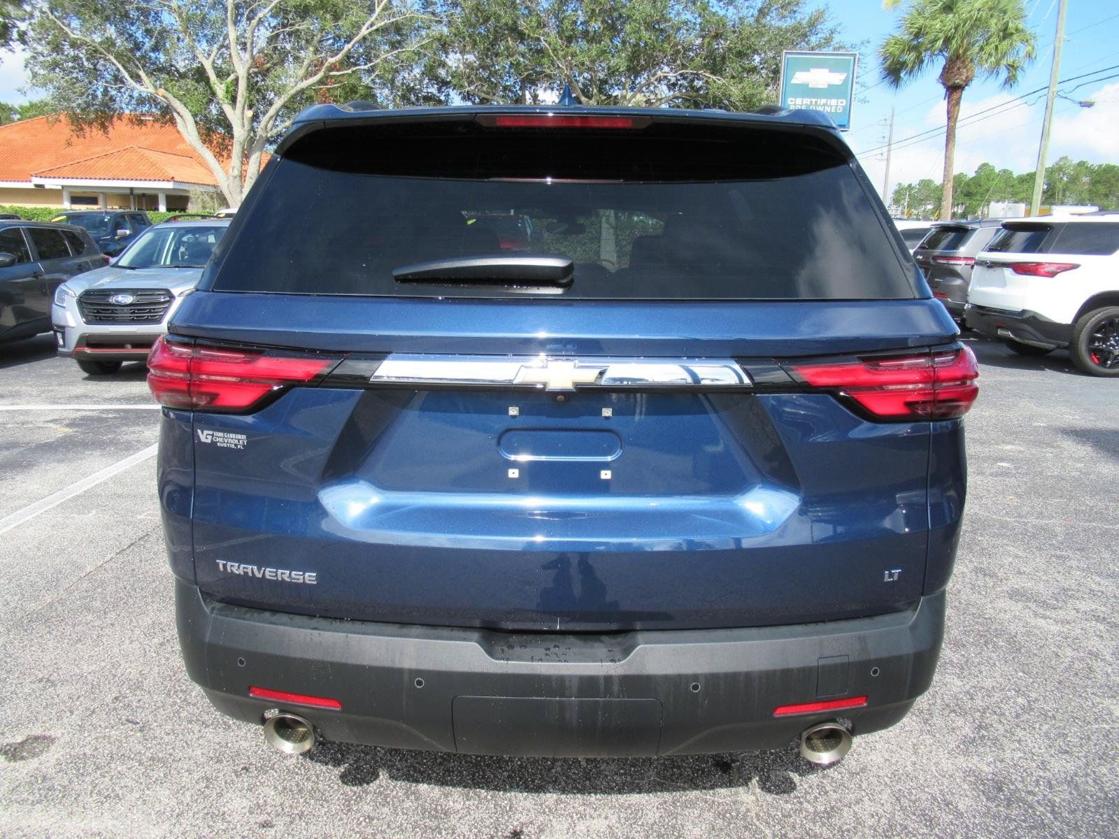 Used 2022 Chevrolet Traverse LT FWD image 7