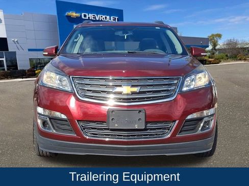 Used 2017 Chevrolet Traverse LT image 2