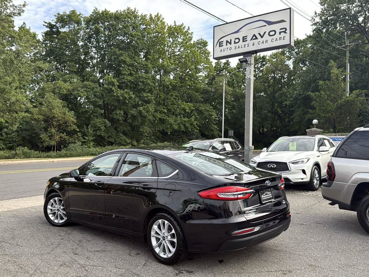 Used 2020 Ford Fusion SE FWD image 5