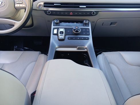 Used 2023 Hyundai Palisade Calligraphy image 11