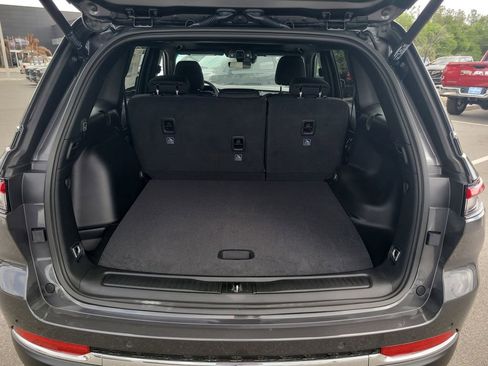 New 2026 Jeep Grand Cherokee Laredo AWD/4WD image 11