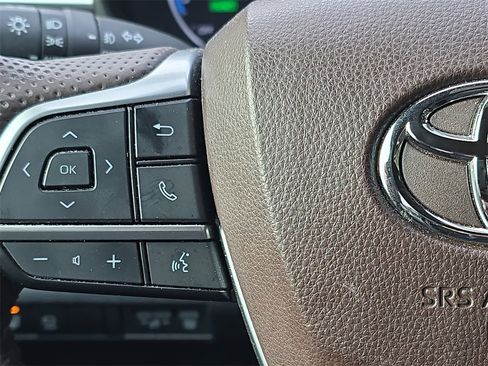 Used 2024 Toyota Sienna Platinum image 21