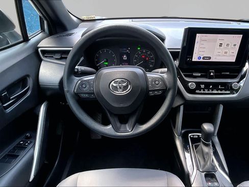 Used 2023 Toyota Corolla Cross AWD Hybrid image 6