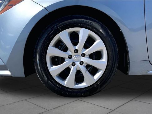 Used 2024 Toyota Corolla LE FWD image 11