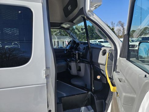 Used 2014 Ford E-350 and Econoline 350 Extended Super Duty w/ Power Group RWD image 26