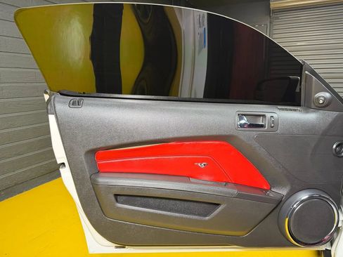 Used 2011 Ford Mustang GT RWD image 18