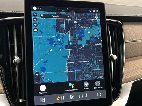 New 2026 Volvo XC90 T8 Plus w/ Protection Package Premier image 16