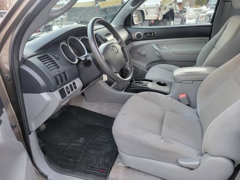 Used 2011 Toyota Tacoma 4x4 Regular Cab image 10