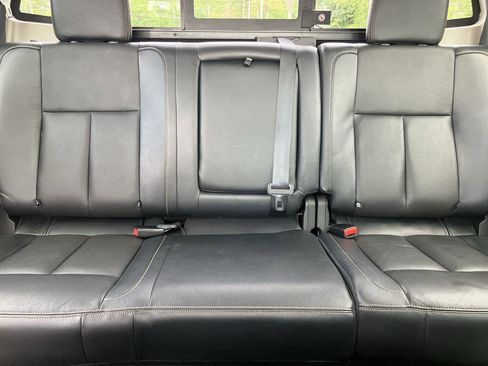 Used 2018 Nissan Titan SL w/ Chrome Package AWD/4WD image 33