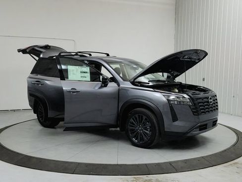 New 2026 Nissan Pathfinder SL w/ SL Premium Package FWD image 9