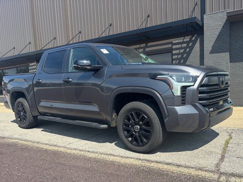 Used 2024 Toyota Tundra Limited AWD/4WD image 3