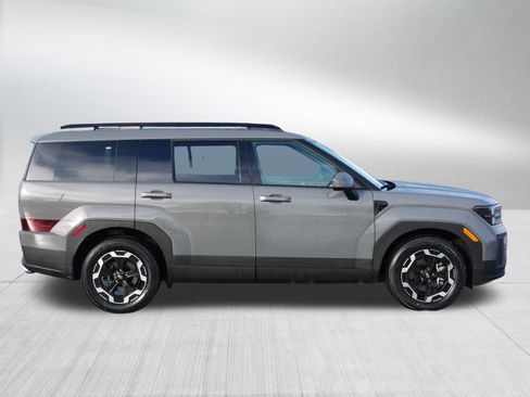 Used 2024 Hyundai Santa Fe SEL image 2