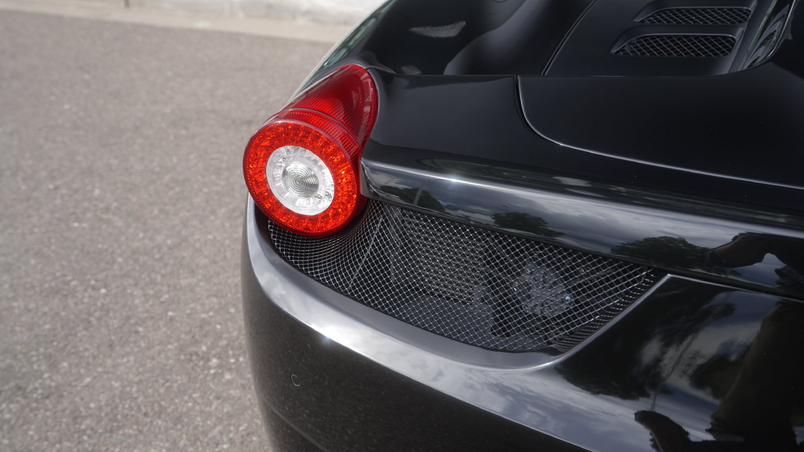 Used 2014 Ferrari 458 Spider RWD image 12