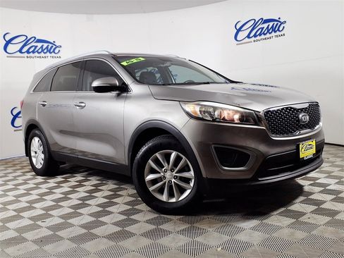 Used 2016 Kia Sorento LX w/ LX Convenience Package image 1