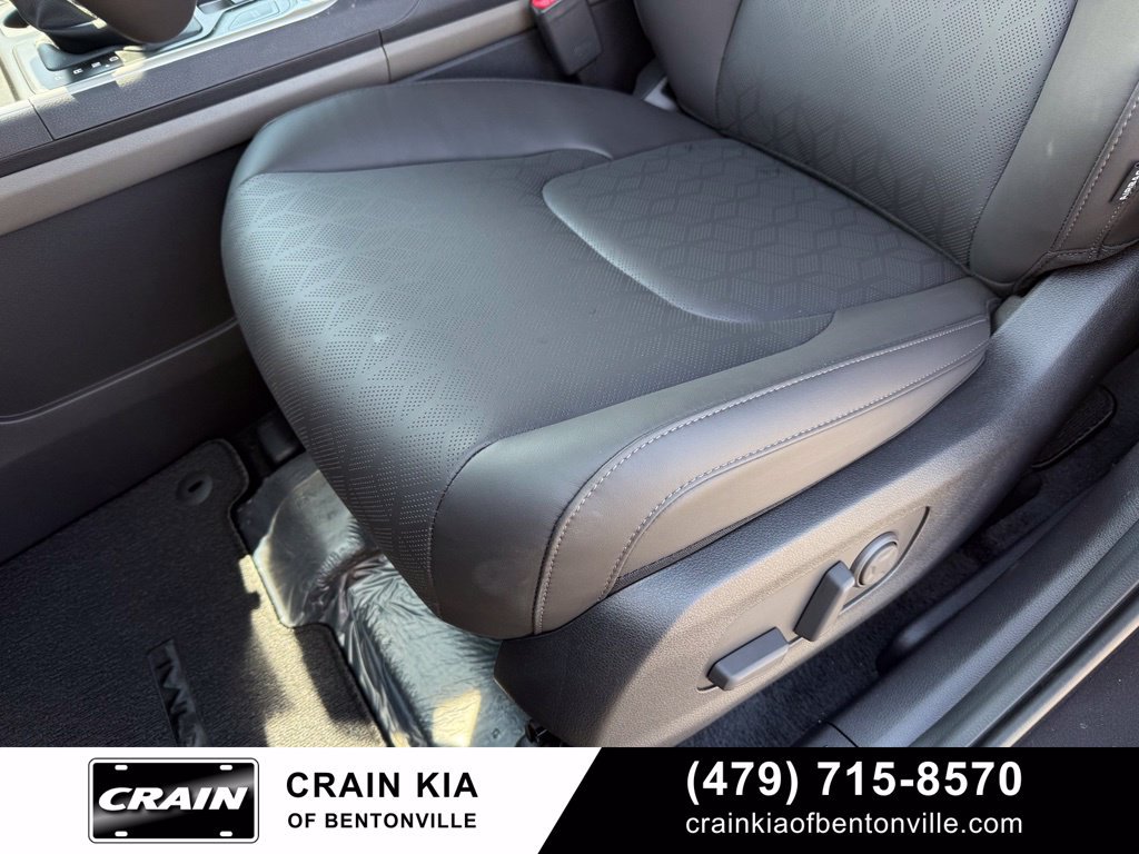 New 2026 Kia Carnival FWD image 24