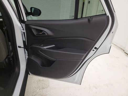 New 2026 Chevrolet Trax ACTIV w/ Sunroof Package image 35