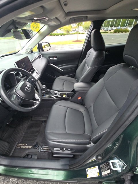 Used 2025 Toyota Corolla Cross XLE w/ Convenience Package AWD/4WD image 18