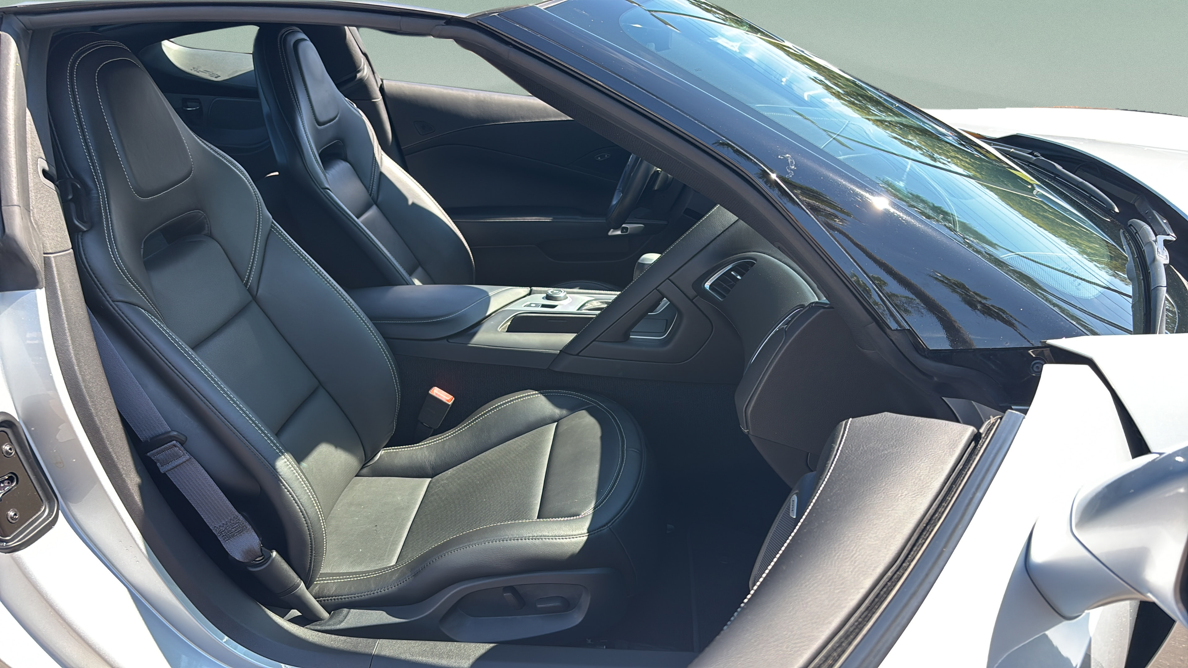 Used 2014 Chevrolet Corvette Stingray Coupe w/ Battery Protection Package RWD image 14