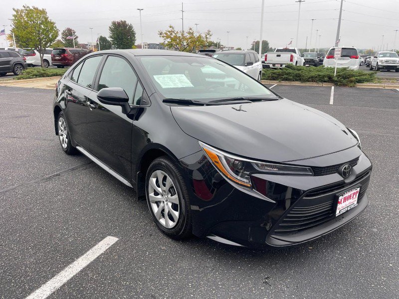 Used 2026 Toyota Corolla LE FWD image 2