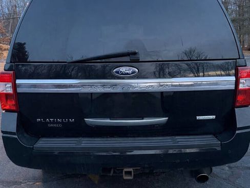 Used 2016 Ford Expedition Platinum image 4