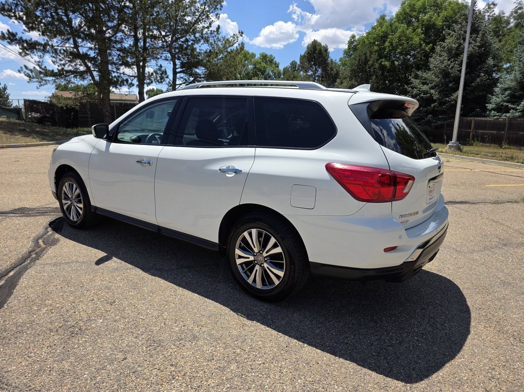 Used 2020 Nissan Pathfinder SV AWD/4WD image 3