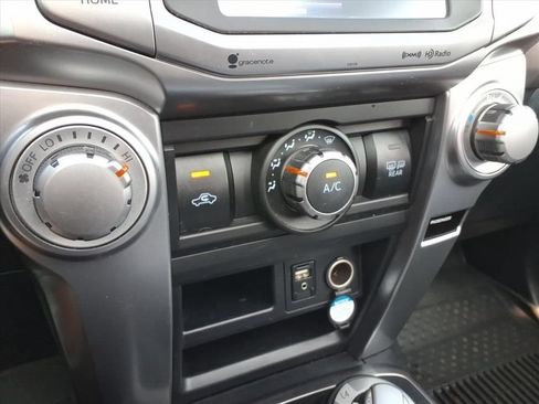 Used 2018 Toyota 4Runner SR5 Premium AWD/4WD image 24