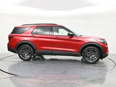 New 2026 Ford Explorer ST-Line w/ ST-Line Street Pack image 4
