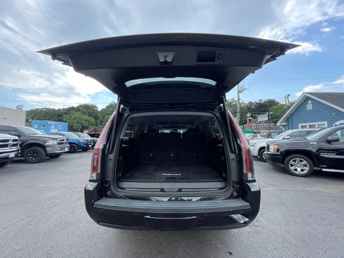 Used 2016 Cadillac Escalade ESV Luxury AWD/4WD image 39